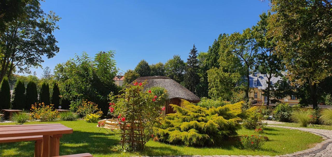 Villa Carmen Kudowa Zdroj Exterior photo